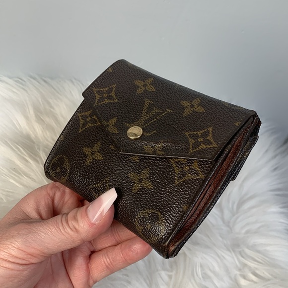 1990 authentic Louis Vuitton compact Elise wallet - scar blemish on front - Picture 7 of 16
